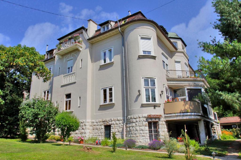 Bed and Breakfast Kalmár Panzió Budapest Habitación foto